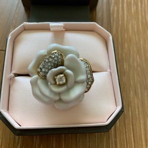 Juicy Couture flower ring